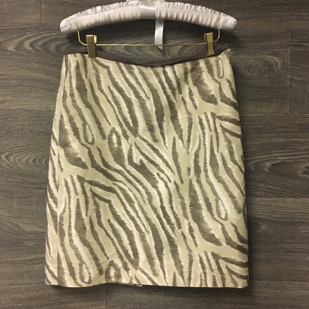 LOFT Zebra cream taupe pencil print skirt Size 6